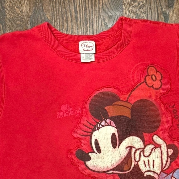 Vintage Disney Park Exclusive Disneyland Minnie Red Crewneck sweatshirt Mickey - Picture 6 of 6